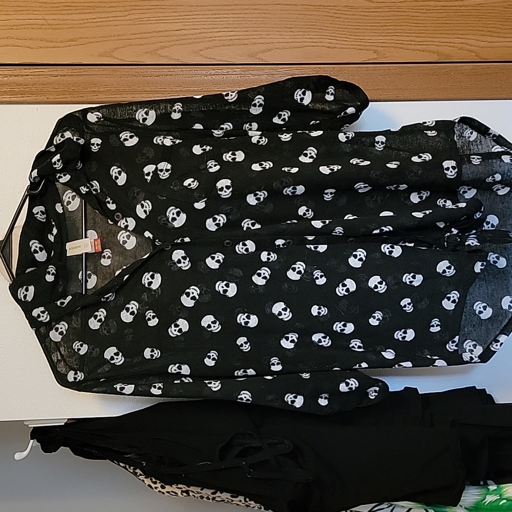 Sheer Skull 3/4 Sleeve